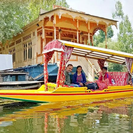 Отель New Bul Bul Group Of Houseboats Srinagar Durgjan Экстерьер фото