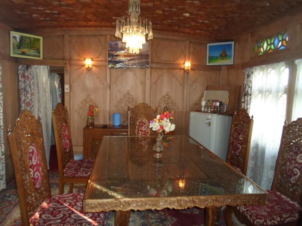 Отель New Bul Bul Group Of Houseboats Srinagar Durgjan Экстерьер фото