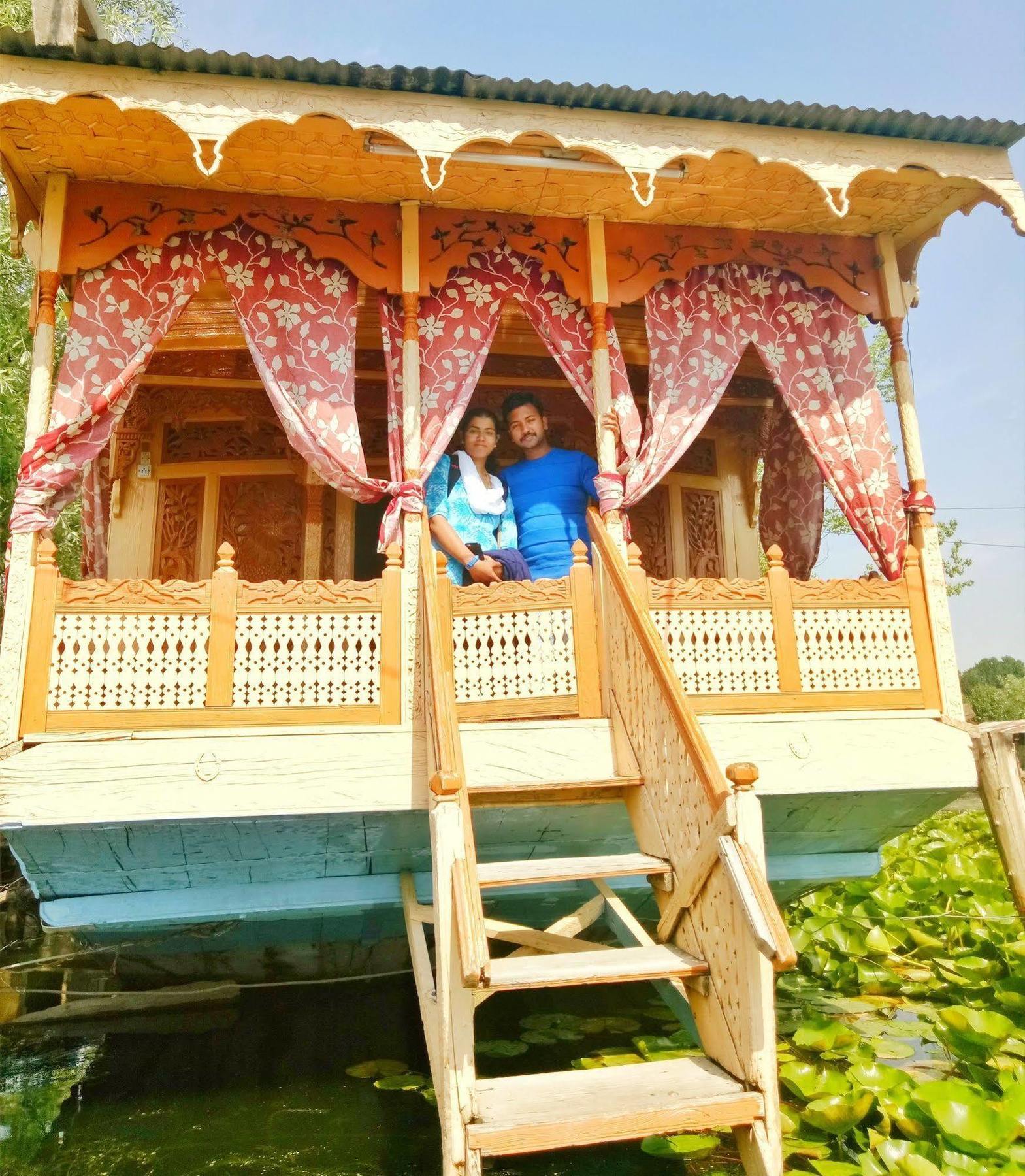 Отель New Bul Bul Group Of Houseboats Srinagar Durgjan Экстерьер фото